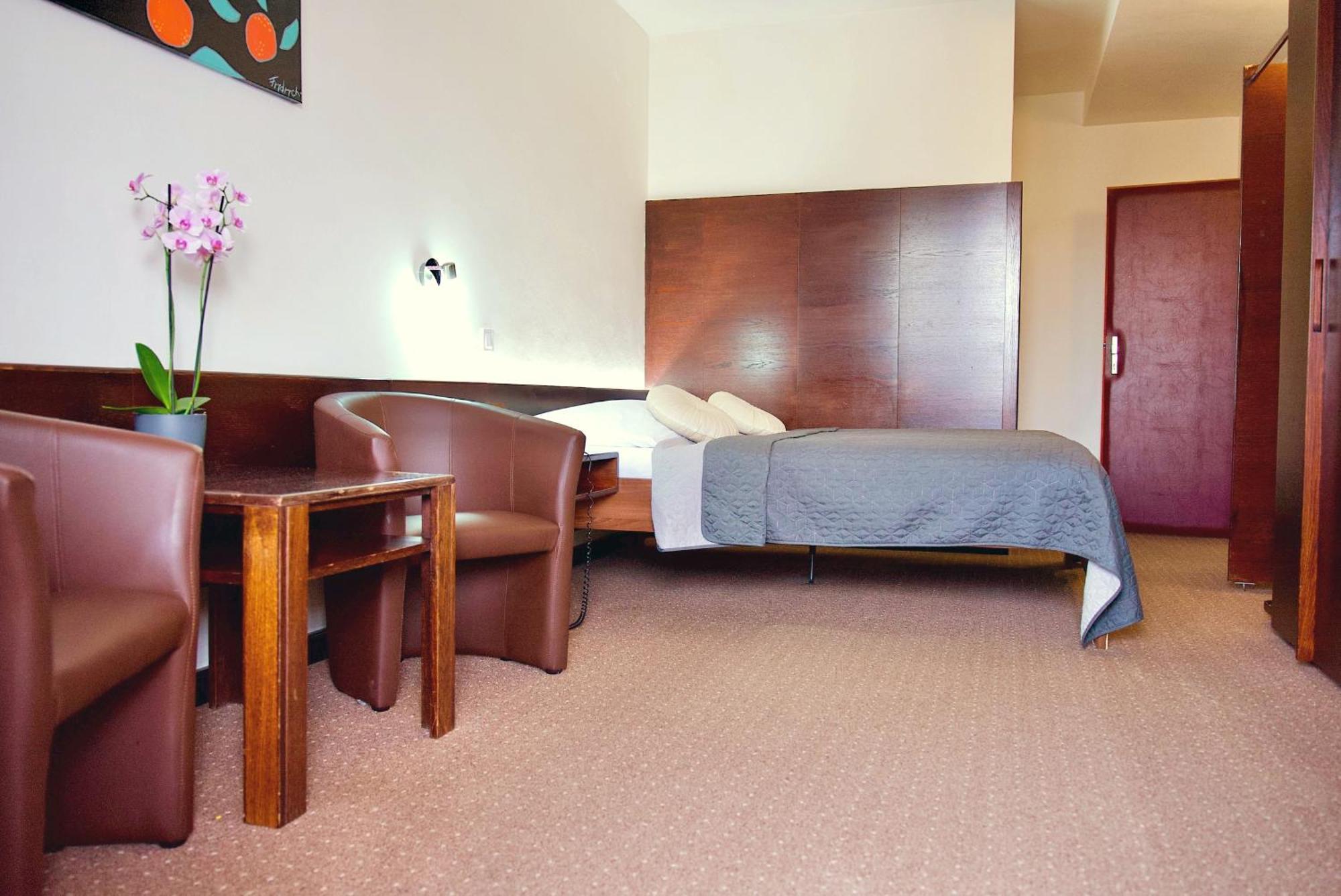 Hotel Merkur - Jablonec Nad Nisou Eksteriør bilde