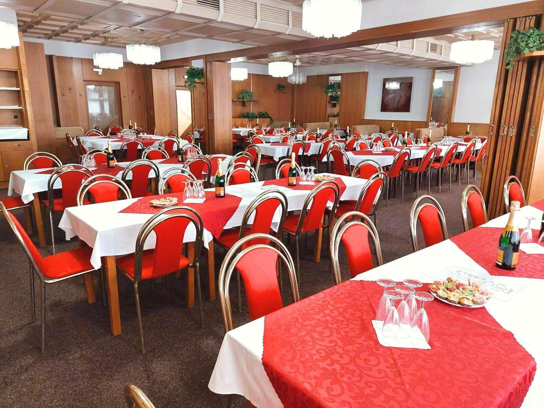 Hotel Merkur - Jablonec Nad Nisou Eksteriør bilde