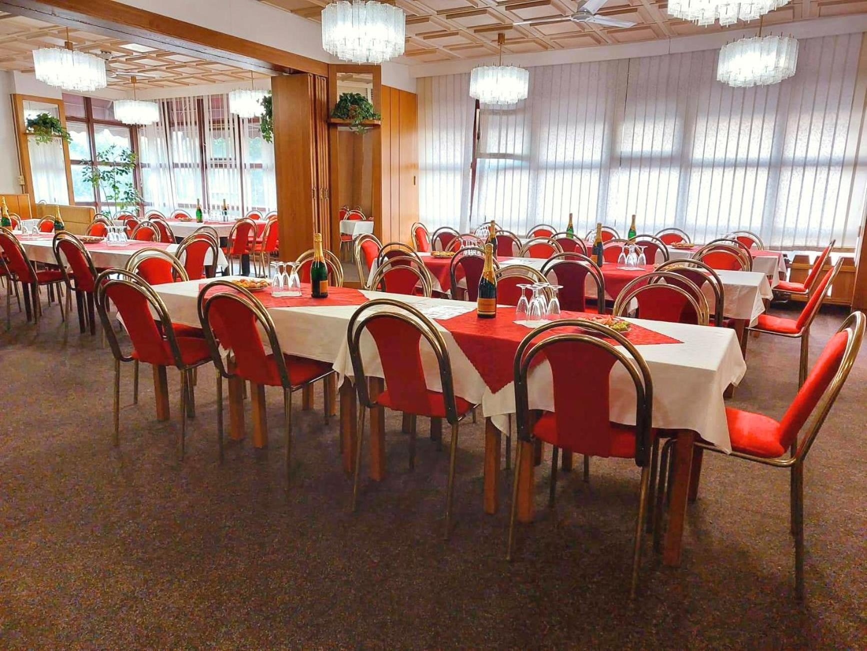 Hotel Merkur - Jablonec Nad Nisou Eksteriør bilde