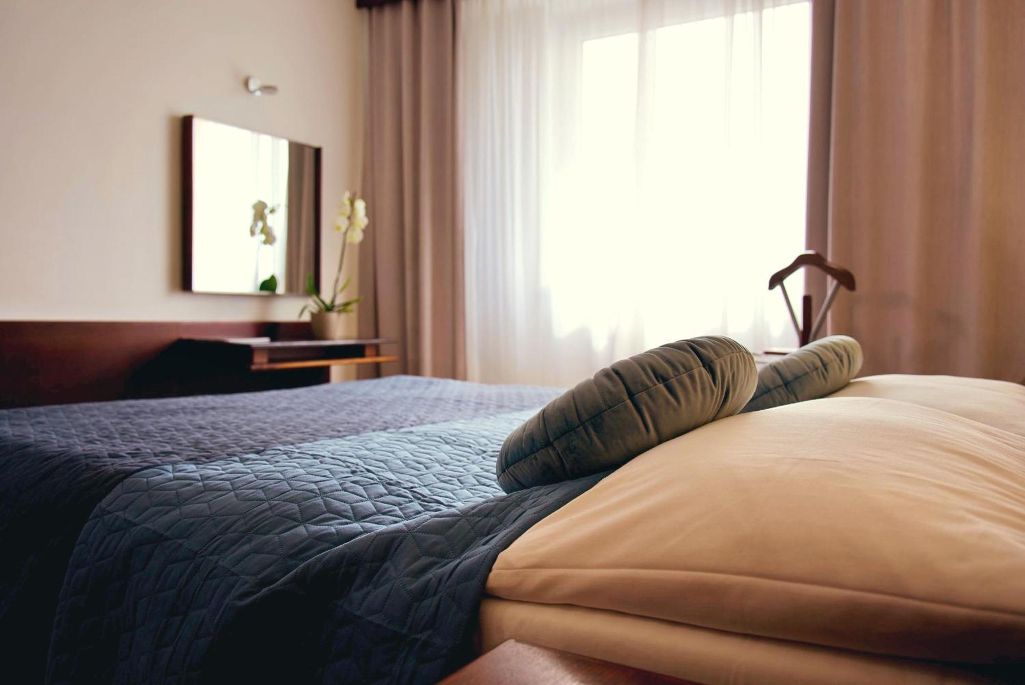 Hotel Merkur - Jablonec Nad Nisou Eksteriør bilde