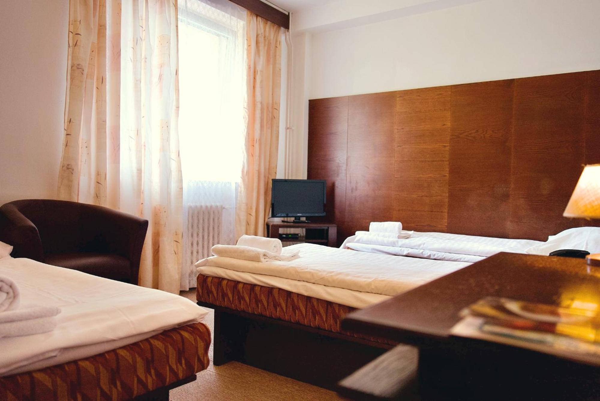 Hotel Merkur - Jablonec Nad Nisou Eksteriør bilde