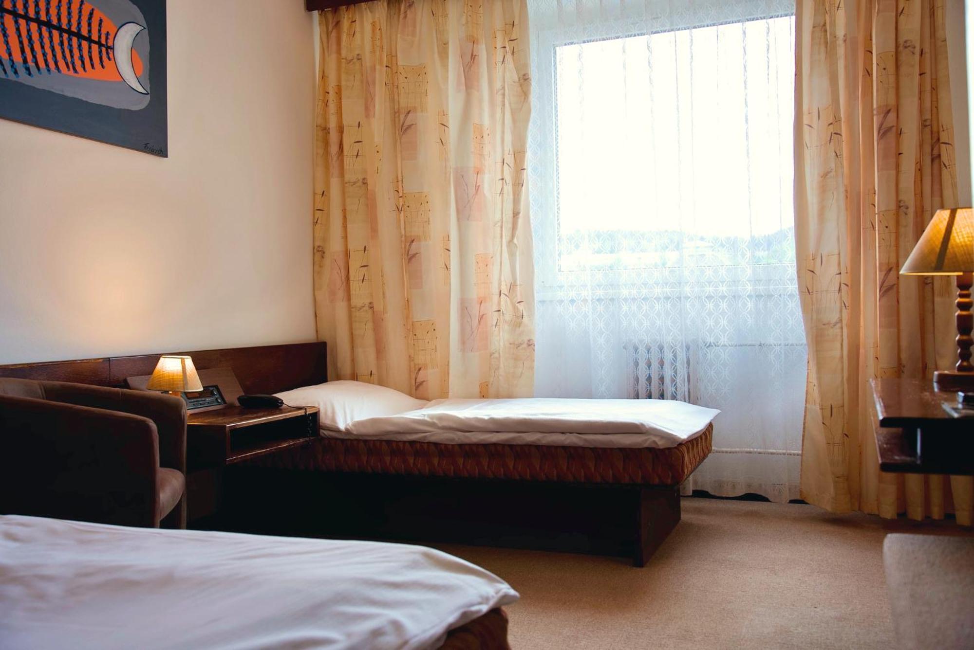Hotel Merkur - Jablonec Nad Nisou Eksteriør bilde