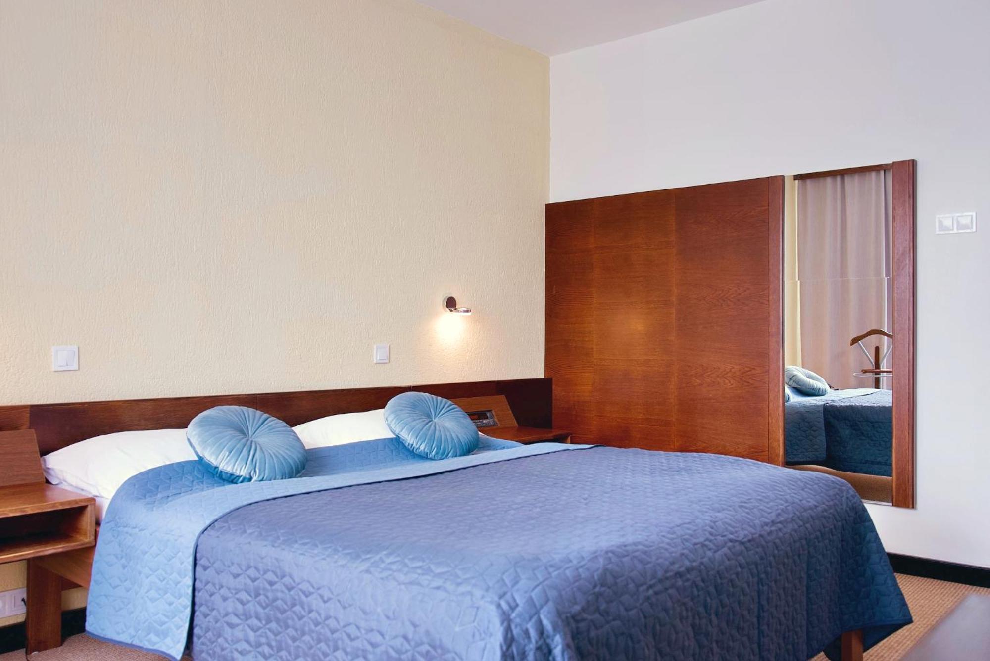Hotel Merkur - Jablonec Nad Nisou Eksteriør bilde