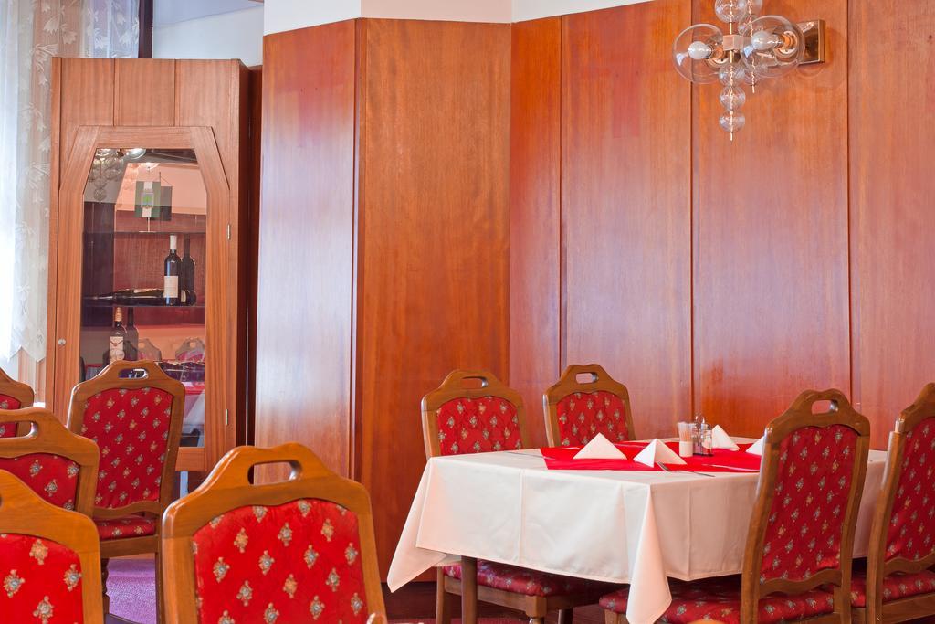 Hotel Merkur - Jablonec Nad Nisou Eksteriør bilde