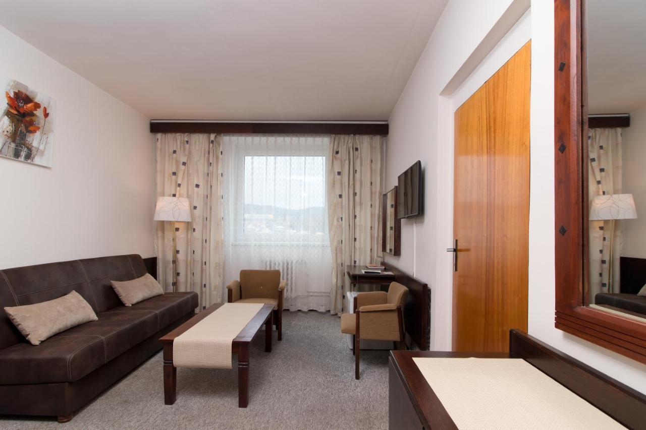 Hotel Merkur - Jablonec Nad Nisou Eksteriør bilde