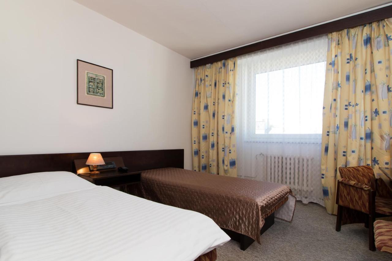 Hotel Merkur - Jablonec Nad Nisou Eksteriør bilde